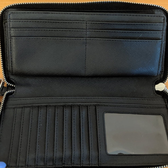 Michael Kors Jet Set Travel Continental Wristlet - Picture 4 of 5